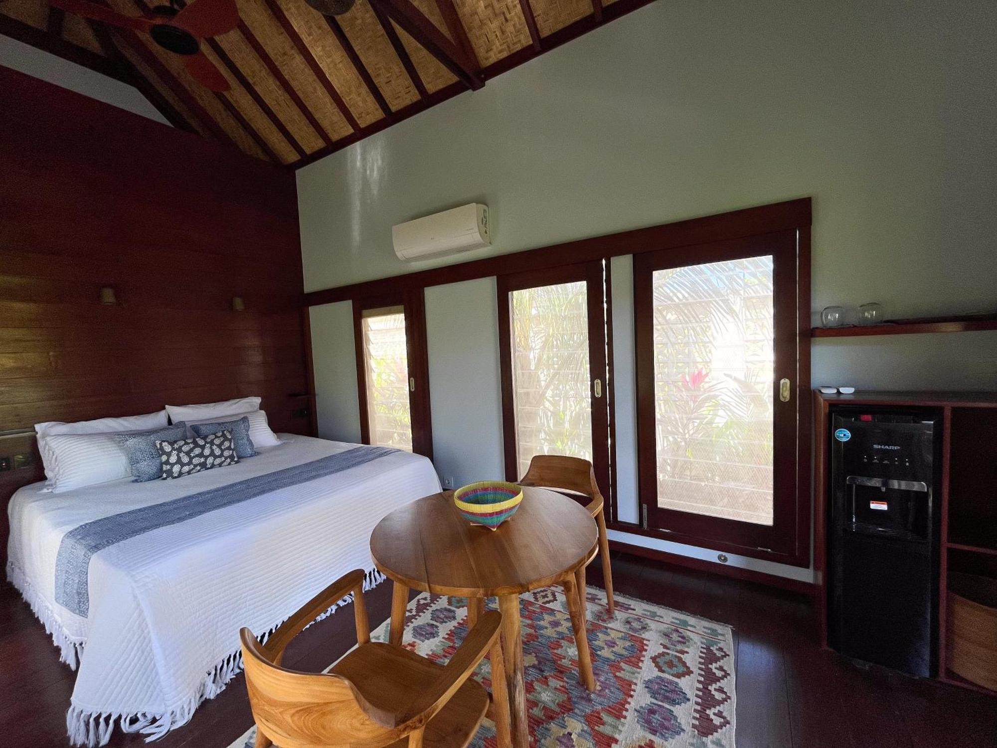 Kura Kura House Hotel Sekongkang Buitenkant foto