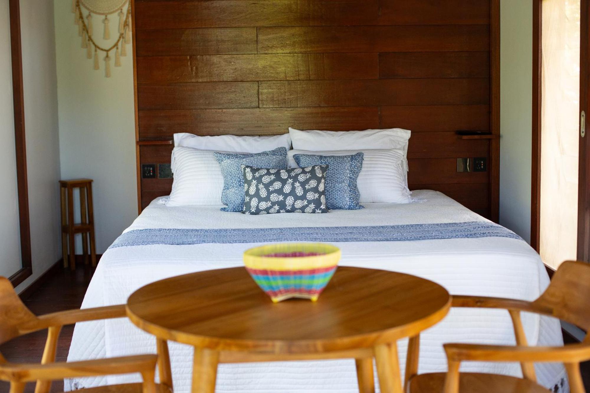 Kura Kura House Hotel Sekongkang Buitenkant foto