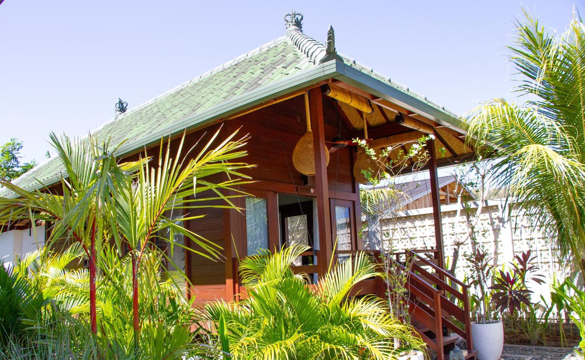 Kura Kura House Hotel Sekongkang Buitenkant foto