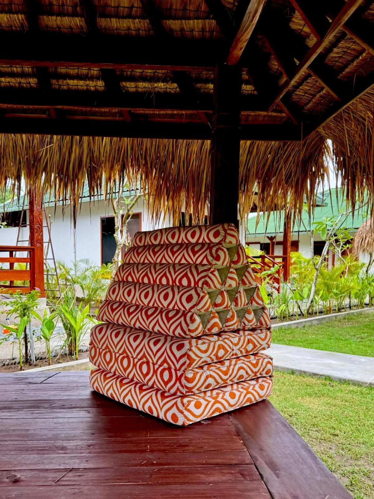 Kura Kura House Hotel Sekongkang Buitenkant foto