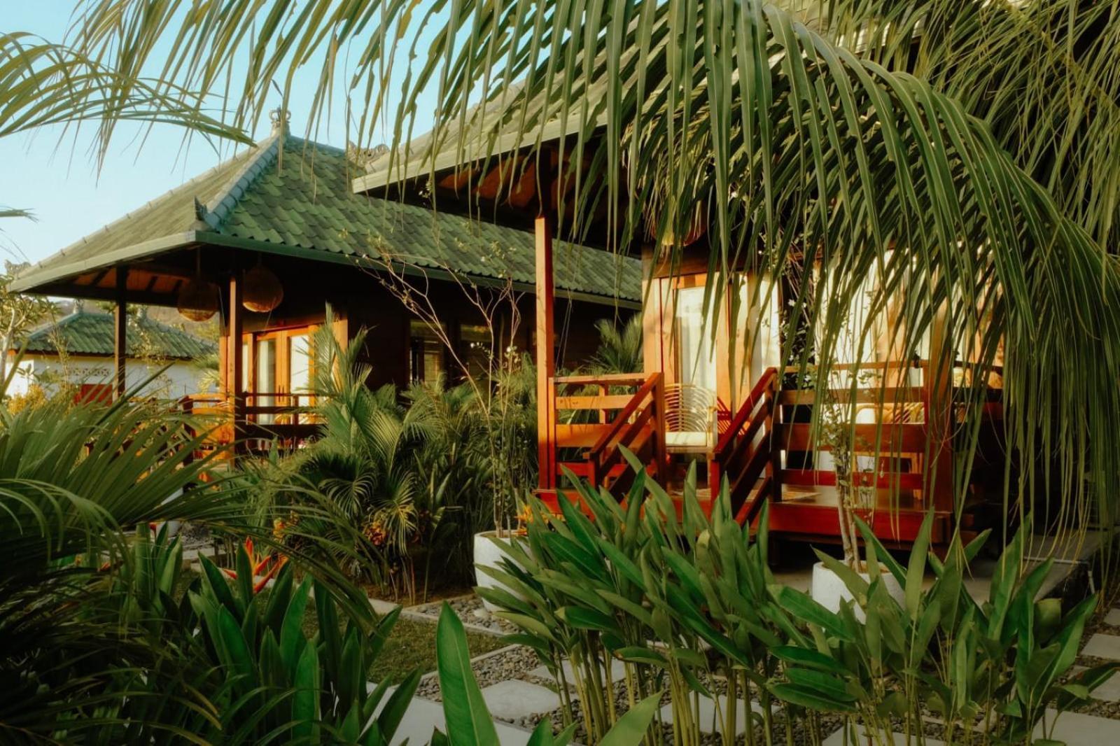 Kura Kura House Hotel Sekongkang Buitenkant foto